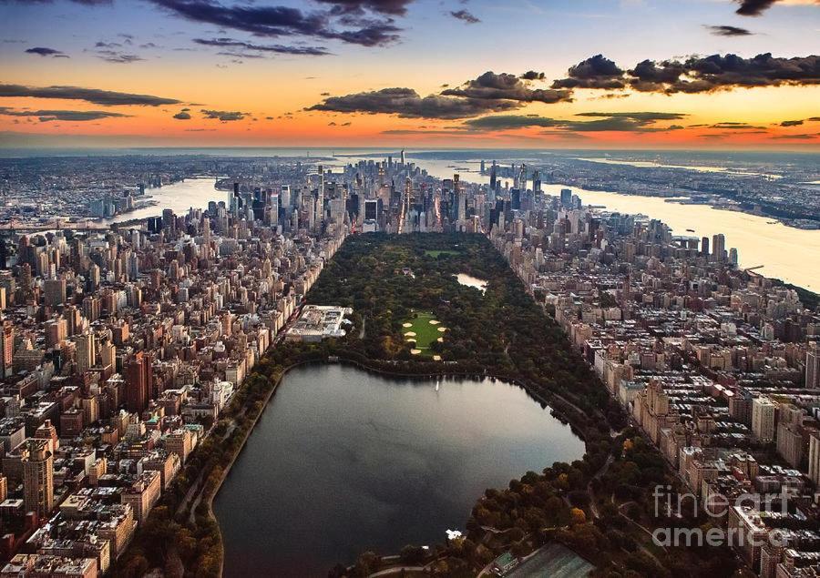 Location In Nyc! 1bd Steps From Park * New York